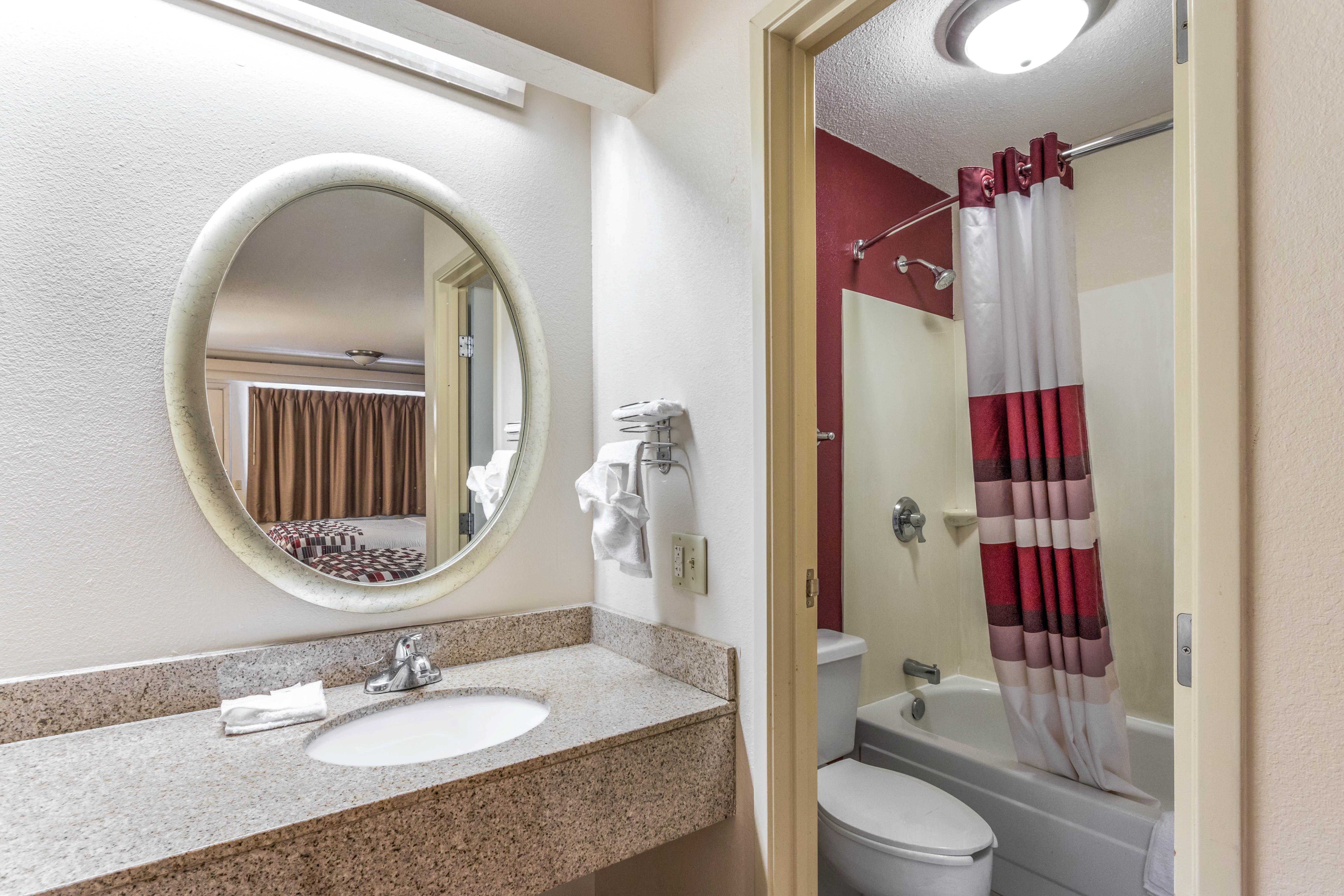 Red Roof Inn Columbia, Mo Bagian luar foto